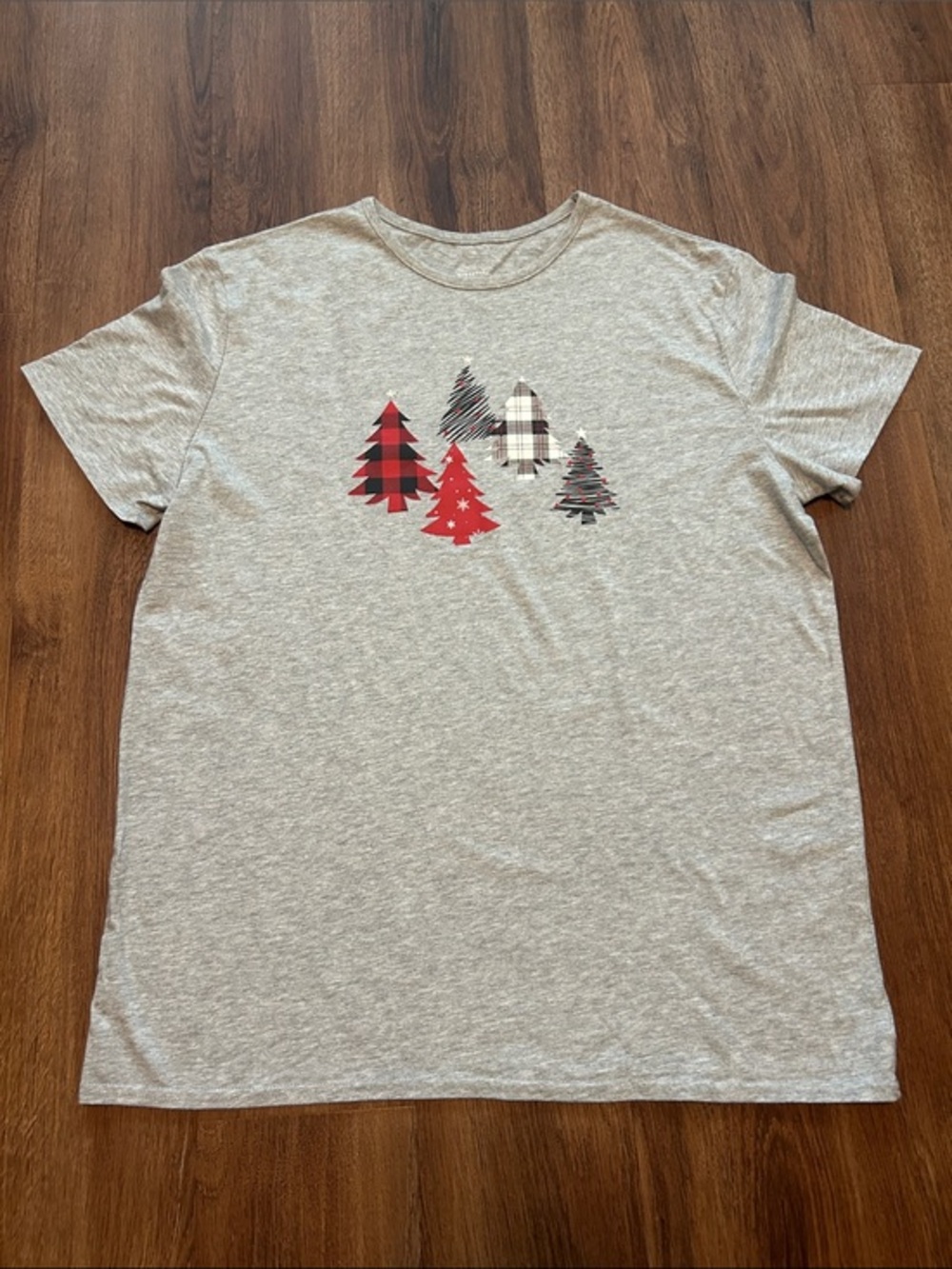 FREE w/Purchase: Wondershop Large T-Shirt Gray w/ Red Black Christmas Trees 🤩